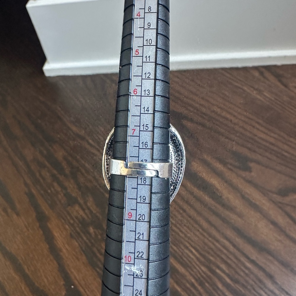 Silver-Tone Teardrop Statement Ring - image 3